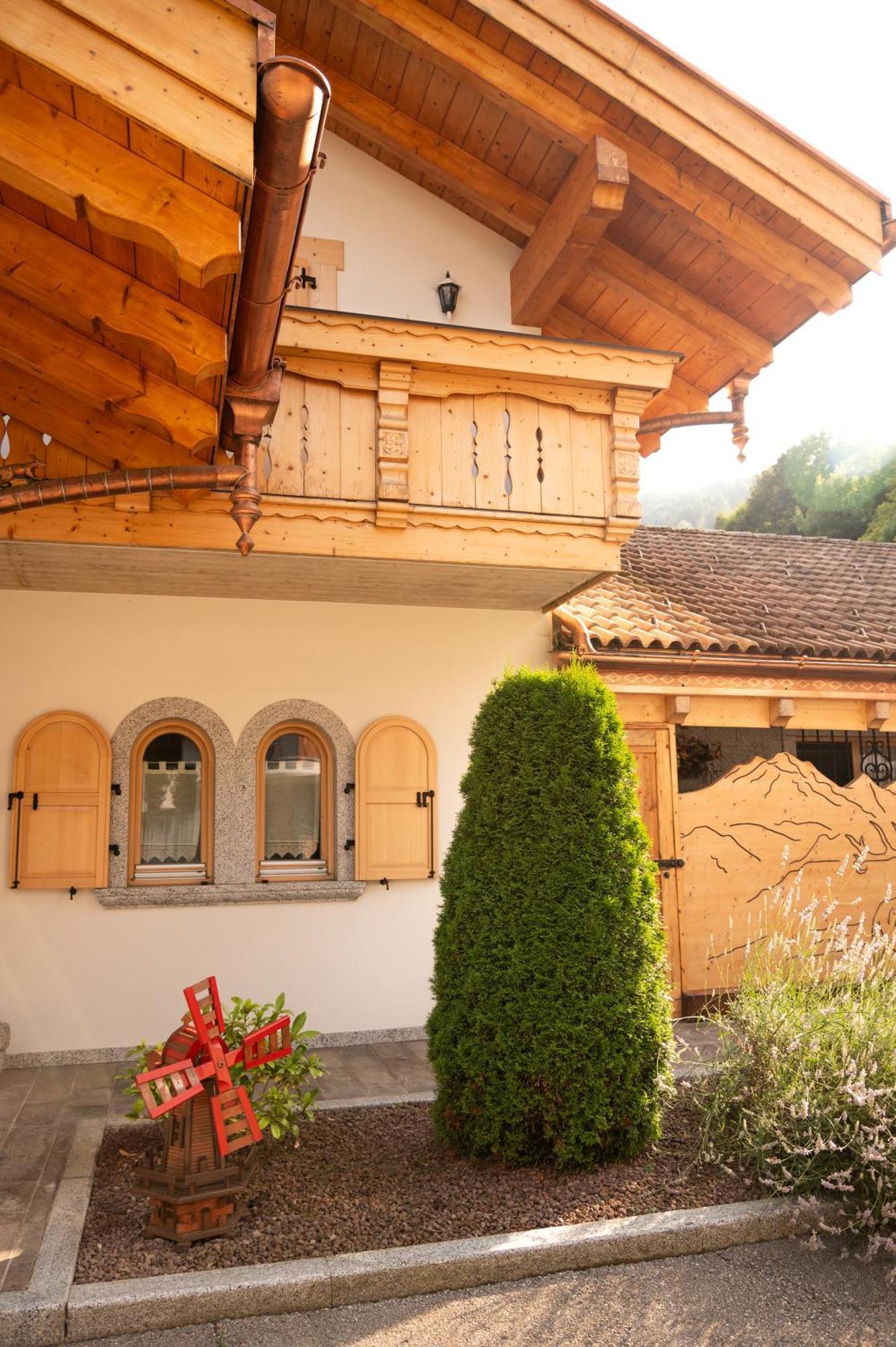 Alfio'S Alpen Suite Roncone Luaran gambar